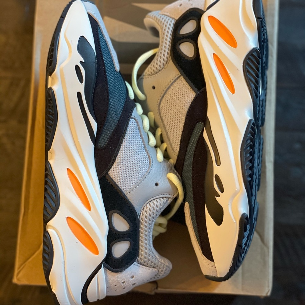 Yeezy 700 wave runners size 6.5 USA